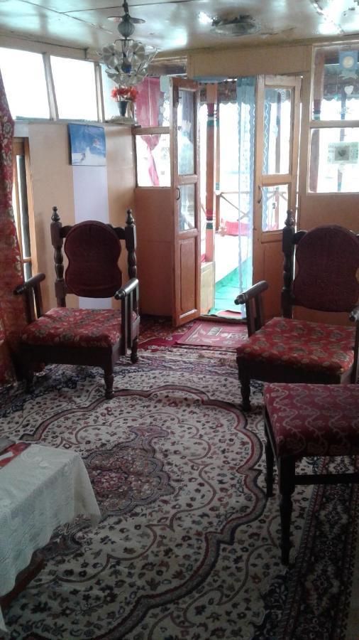 Bed and Breakfast Houseboat Dunhill Srīnagar Exteriér fotografie