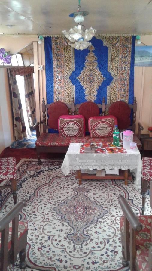 Bed and Breakfast Houseboat Dunhill Srīnagar Exteriér fotografie